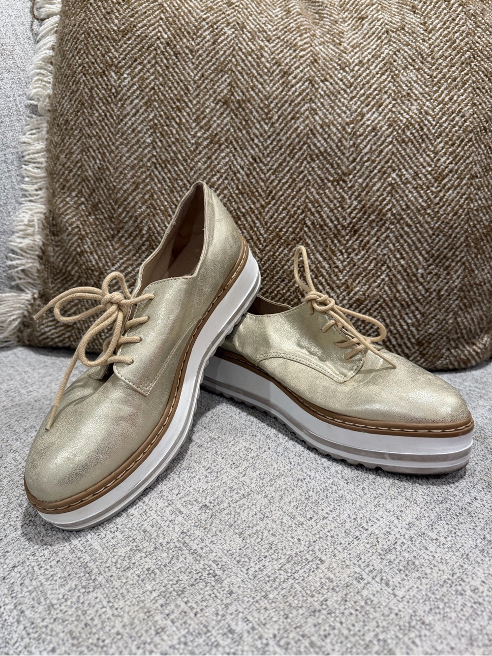 Seven Dials Metallic Cream Lace-Up Platform Oxfords